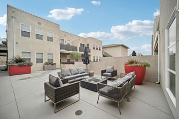 Bbq / fire pit / picnic area